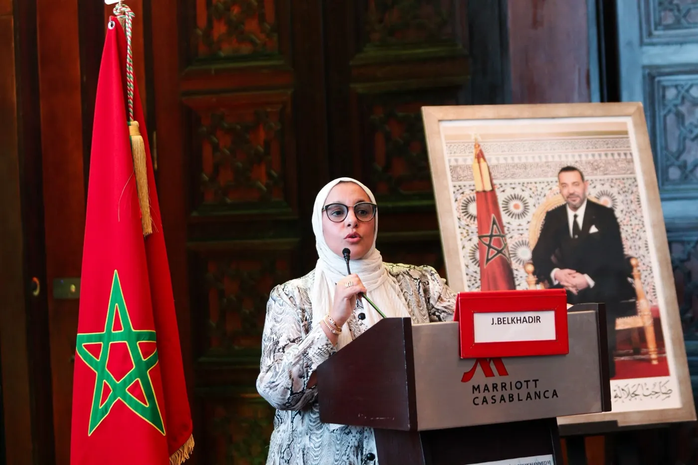 Dr Sonia Abahou à la tribune d’un congrès médical à Casablanca