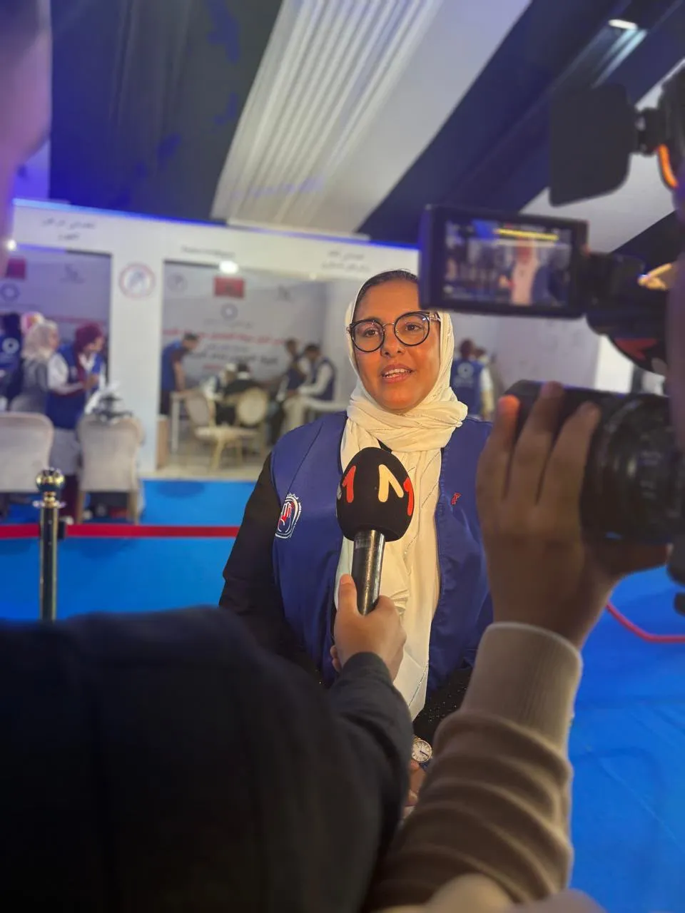 Dr Sonia Abahou interviewée par la chaîne 2M lors d’une action de sensibilisation au diabète